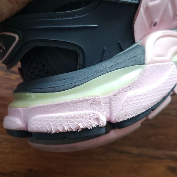 Balenciaga Pink Gray Edgy Feminine Old Money Y2K Fashion Comfy Sneakers Size 6 - Picture 8 of 9